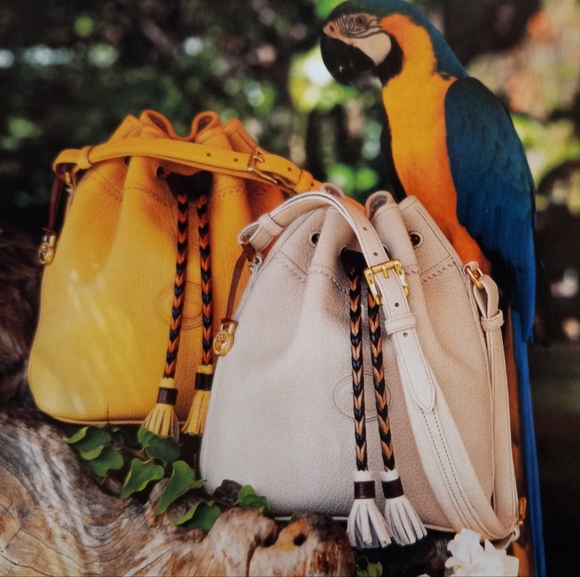 Dooney & Bourke Vintage, Teton Drawstring Bag in solid Palomino Yellow - Picture 2 of 12